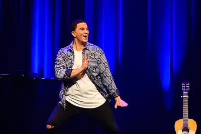 Recensie Nabil, Nee, precies daarom