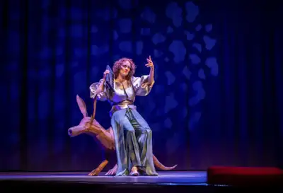 Recensie - Nathalie Baartman met “Deer”