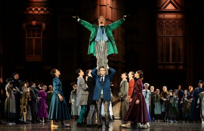 A Christmas Carol bruist en sprankelt 