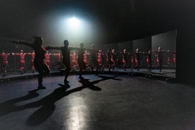 2 UNIFORM Maas theater en dans Nichon Glerum 002