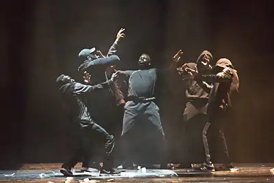 Hiphop dansspektakel SUMMER DANCE FOREVER Amsterdam