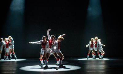 16bNr14 Cruijff DeMusical 03