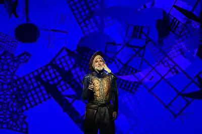 Recensie IJzersterk jong ensemble geeft ‘kracht’ aan de nieuwe productie van DE MAN VAN LA MANCHA!