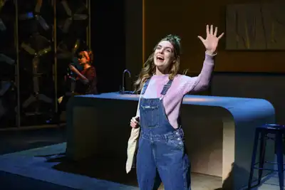 Recensie Ver van je bed, cabaretmusical een waanzinnige combinatie