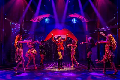 Lola en haar Angels in Kinky Boots