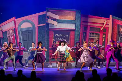 Recensie  'Hairspray: complexloze en overheerlijke feelgoodshow'?